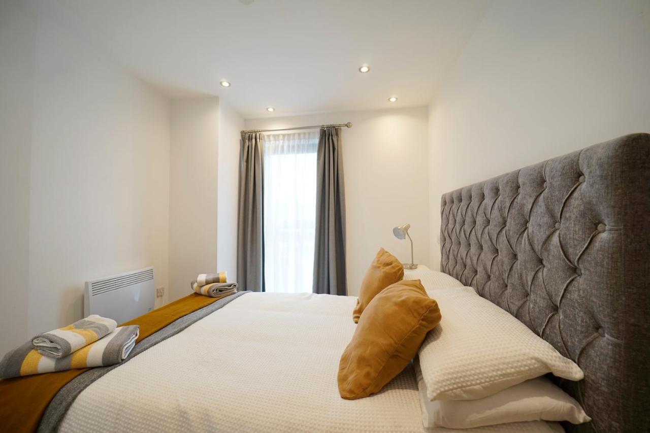Modern 2 Bed Apartment With Juliet Balcony - Dhb Stays Leeds  Exteriör bild